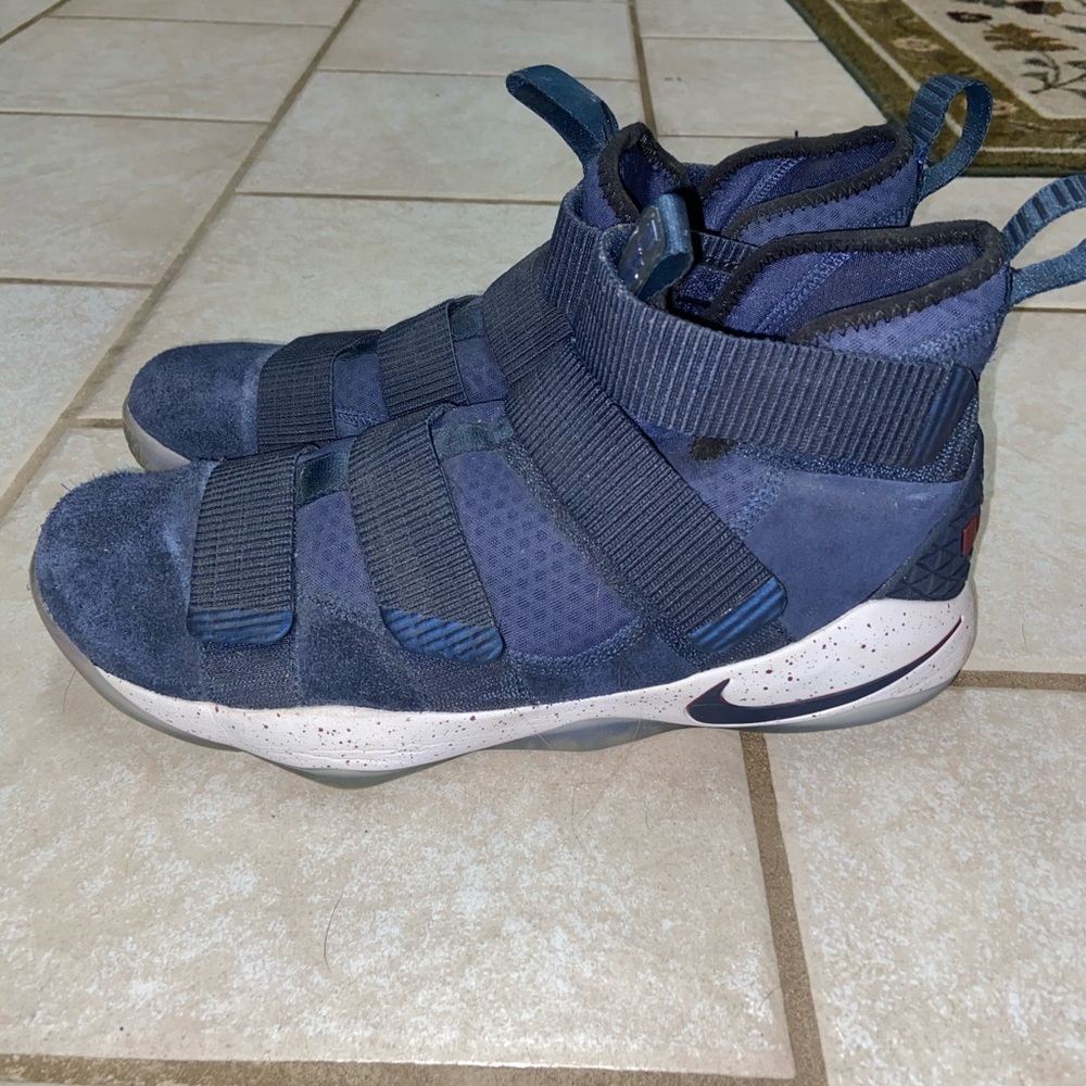 Lebron Soldier 11
